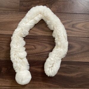 Rabbit fur scarf white